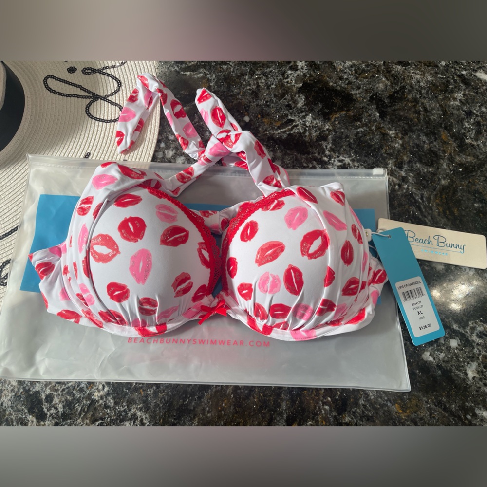 NWT beach bunny Lips of An Angel bikini 👙 top XL ..SOLD OUT ONLINE - Picture 5 of 8